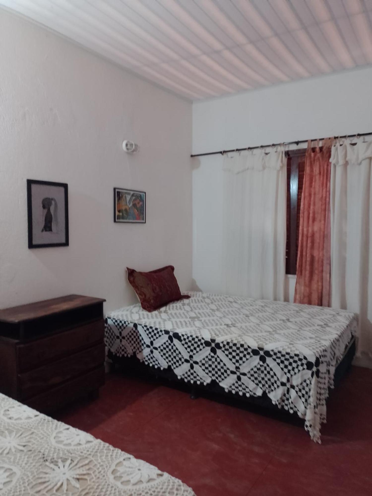 Holiday home Chale Perto Da Com Duas E Varandao